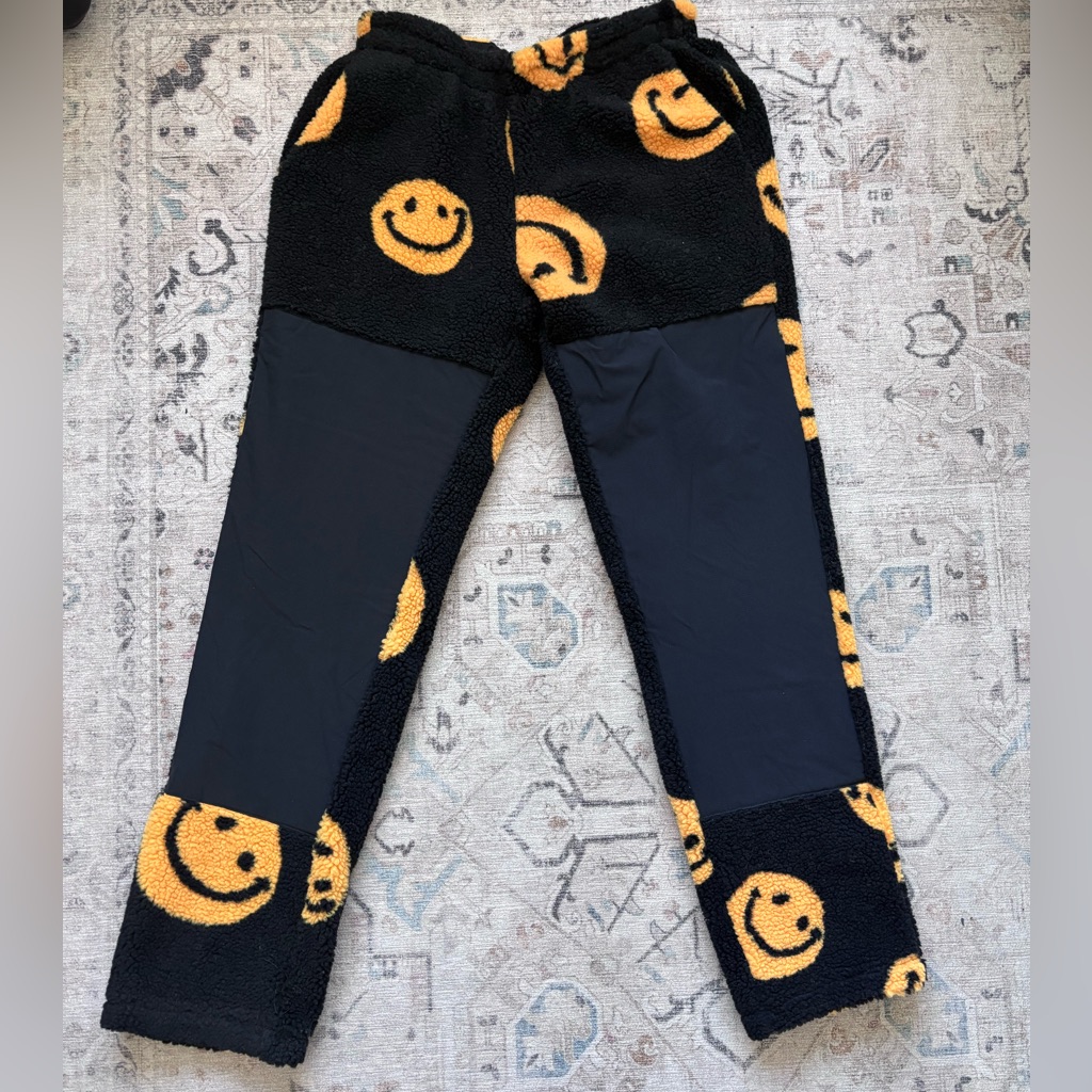 Black & Yellow Smiley Sherpa Joggers - Cozy Men’s Sweatpants